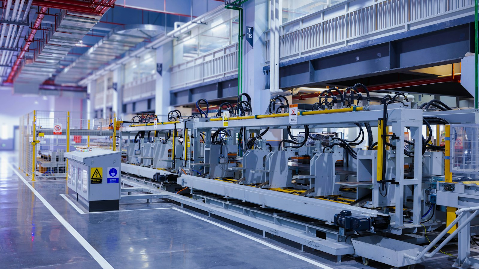 Day chuyen san xuat linh kien dien tu trong khu cong nghiep tai Bac Ninh