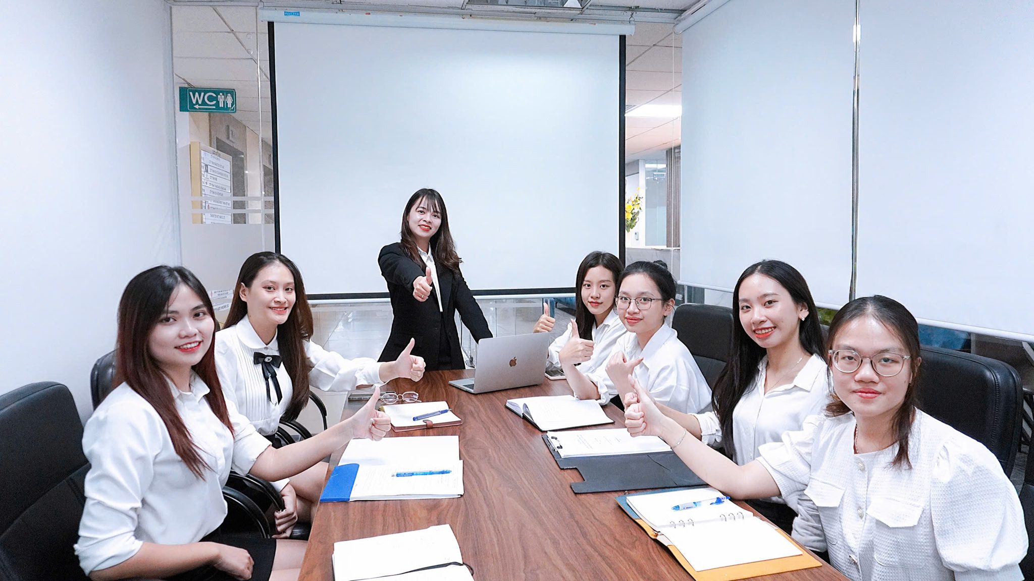 Buổi đào tạo nội bộ của đội ngũ Luật 7S